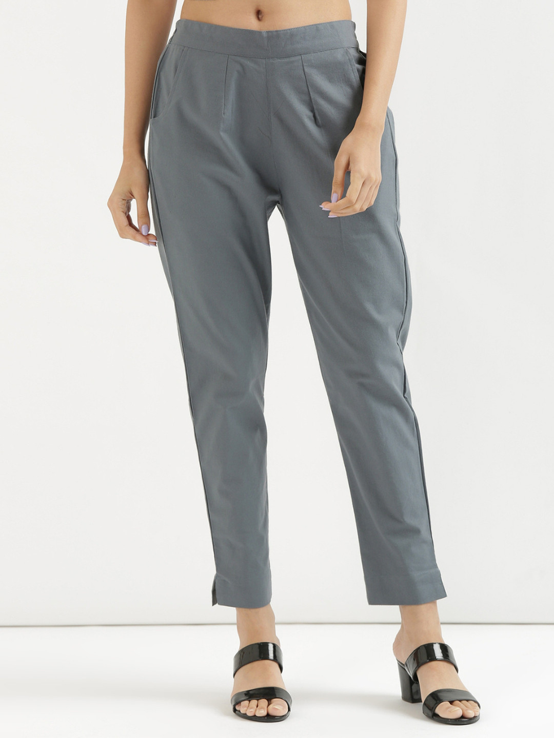 SAADAA Women Grey Mid-Rise Cropped Cotton Trousers