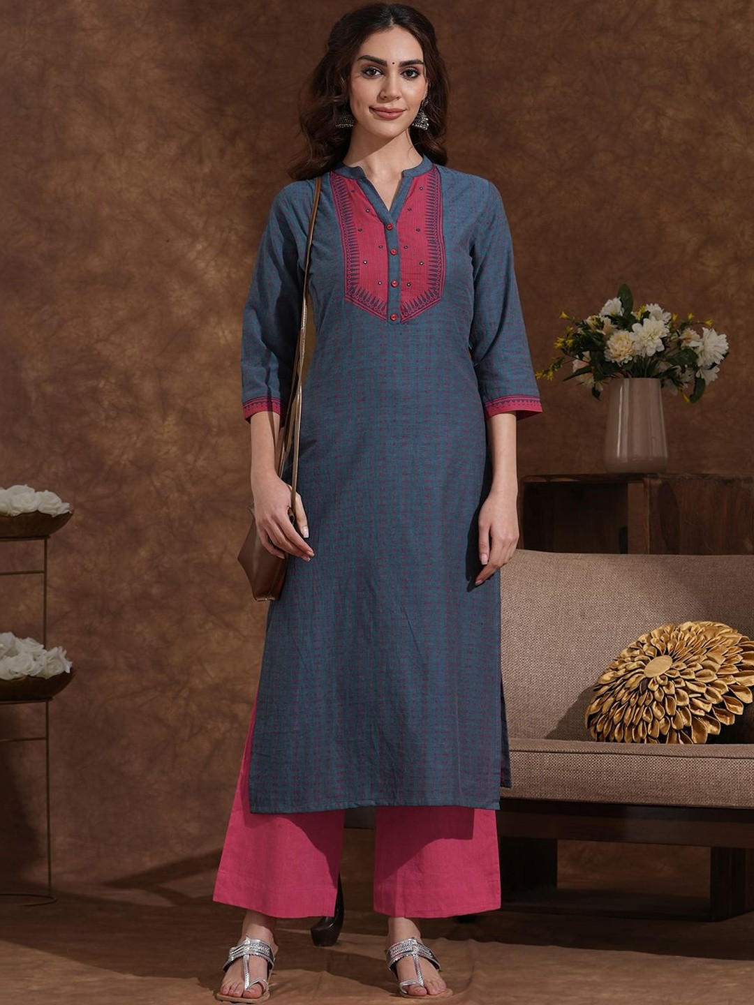 KAMI KUBI Women Geometric Yoke Design Mirror Work Kurta