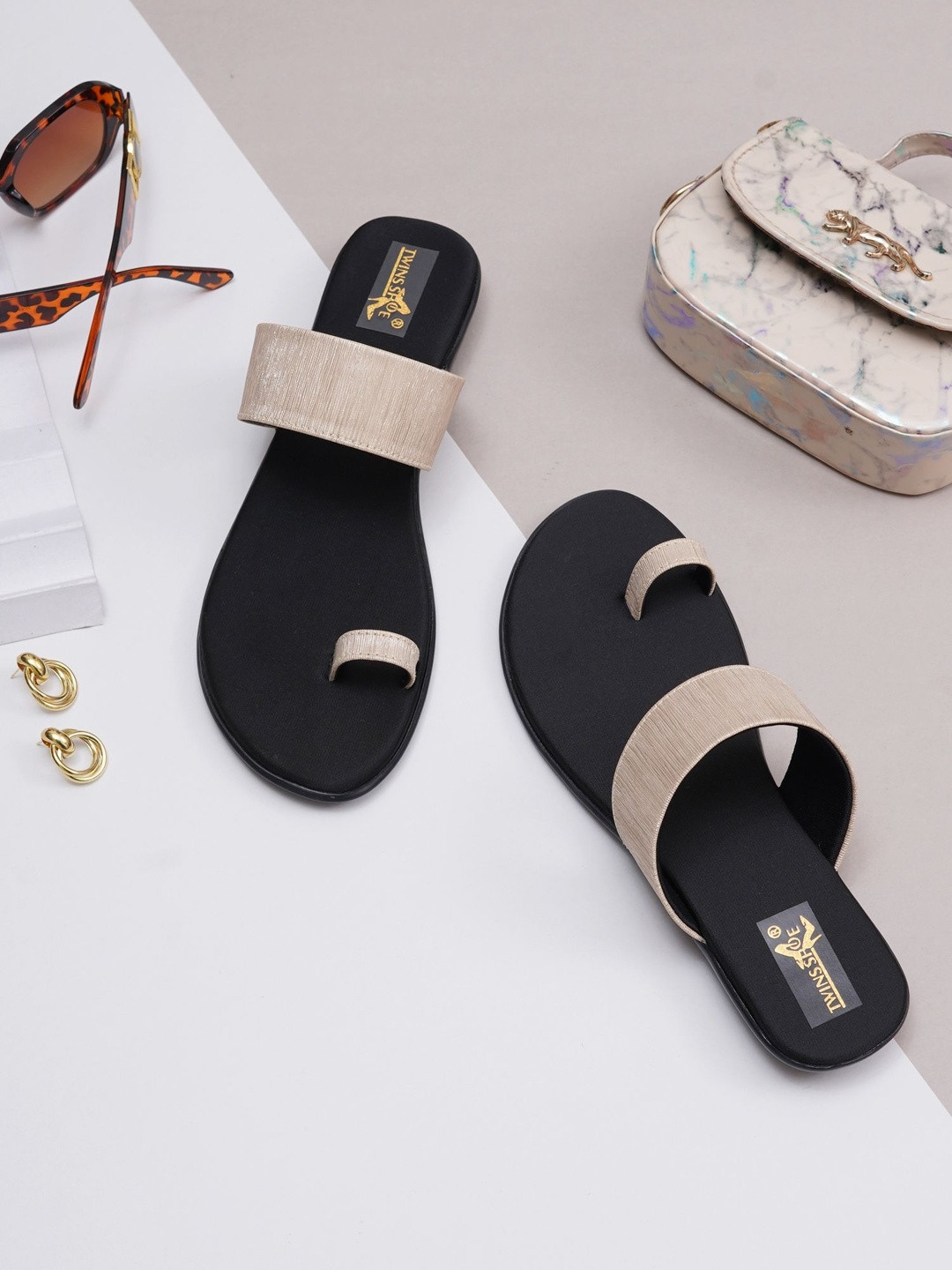 TWINSSHOE Women Printed Open Toe Flats