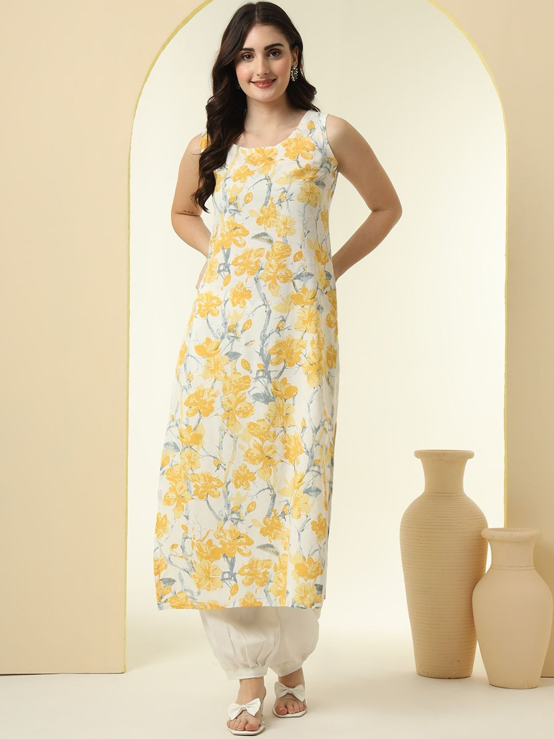 CHARMANT Women Printed Thread Work Kurta