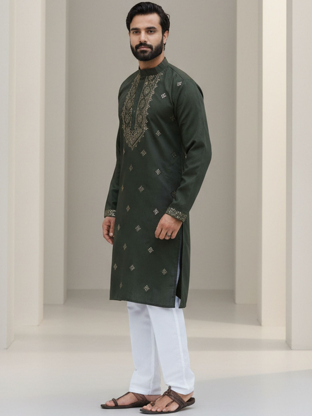 RANGRAAG Men Ethnic Motifs Embroidered Regular Mirror Work Kurta with Pyjamas