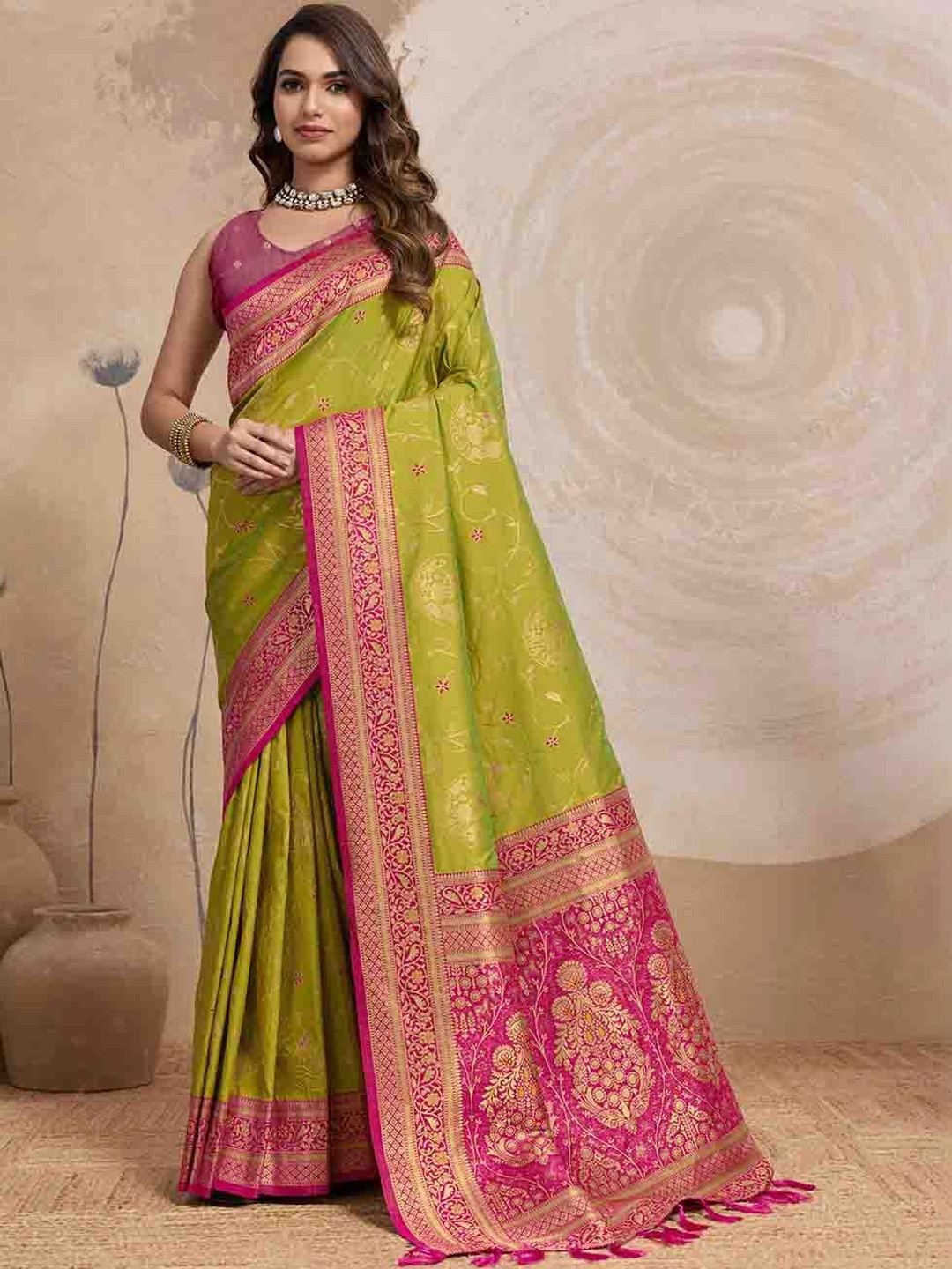 MANYATA Woven Design Zari Silk Blend Heavy Work Banarasi Saree