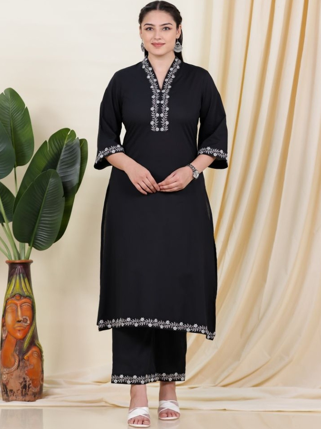 Aramya Women Ethnic Motifs Embroidered Regular Thread Work Pure Cotton Kurta with Trousers
