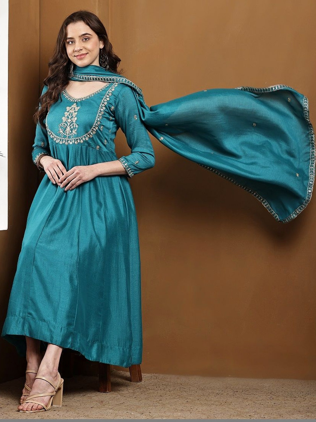 Omicron Fab Women Ethnic Motifs Embroidered Empire Thread Work Kurta with Trousers & With Dupatta