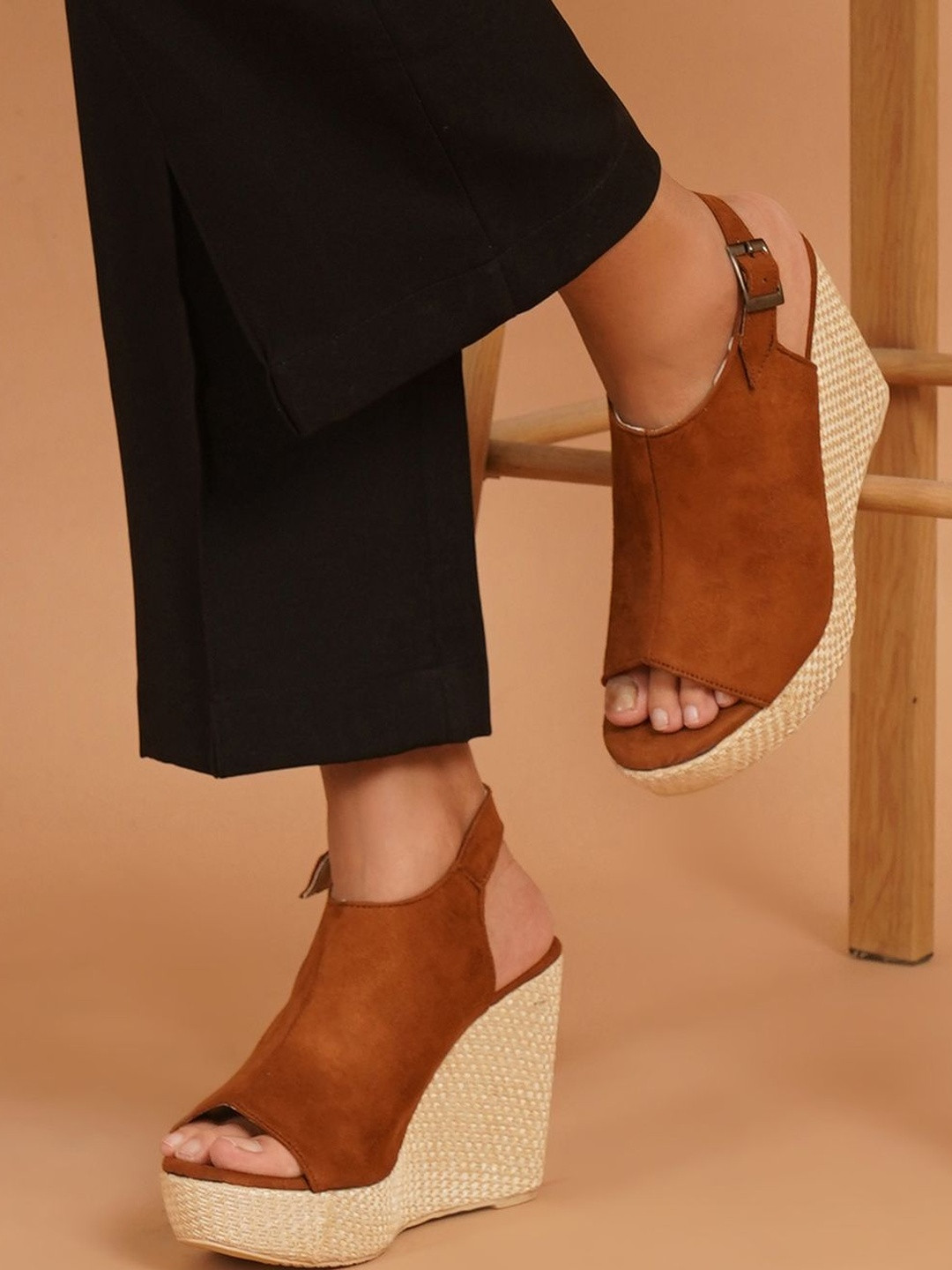 Froh Feet Textured Wedge Sandals