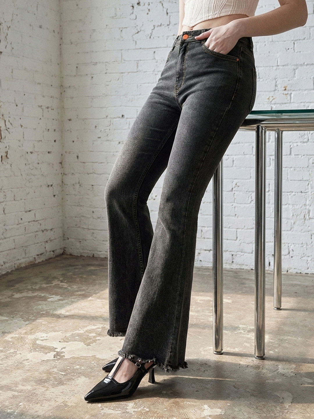 Encrypt Women Light Fade Mid-Rise Flared Stretchable Jeans