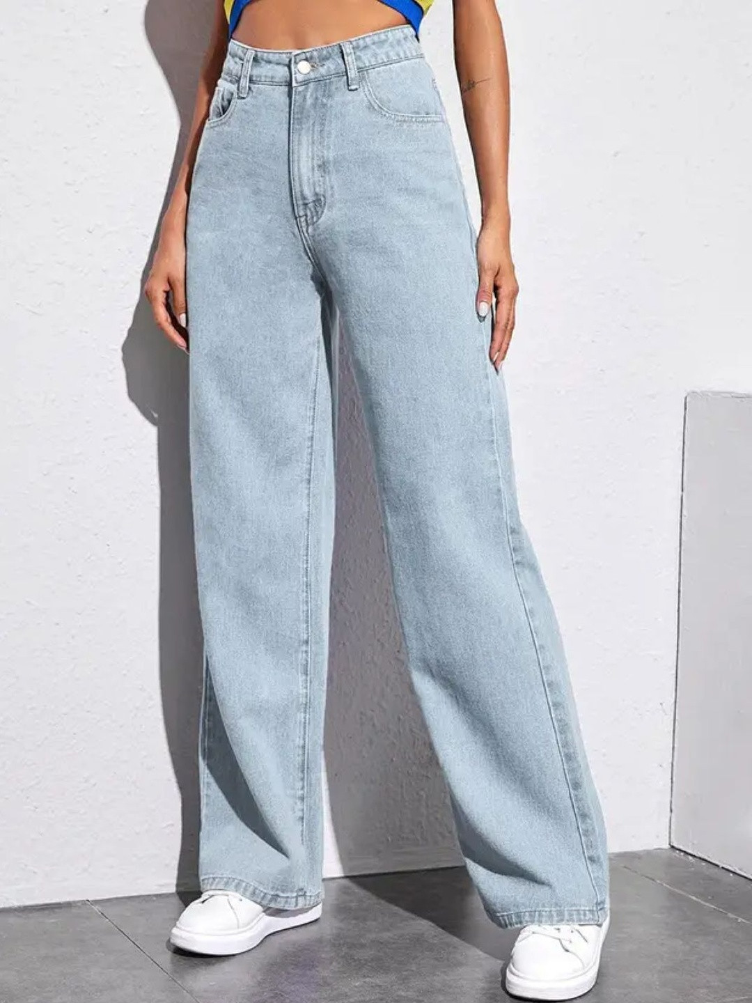 Mast & Harbour Women Classic Straight Fit Mid-Rise Light Fade Stretchable Jeans