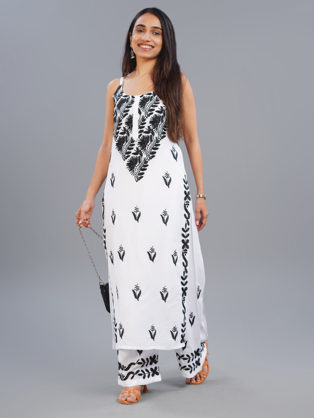 colorkosh Women Ethnic Motifs Embroidered Round Neck Thread Work Kurta with Trousers