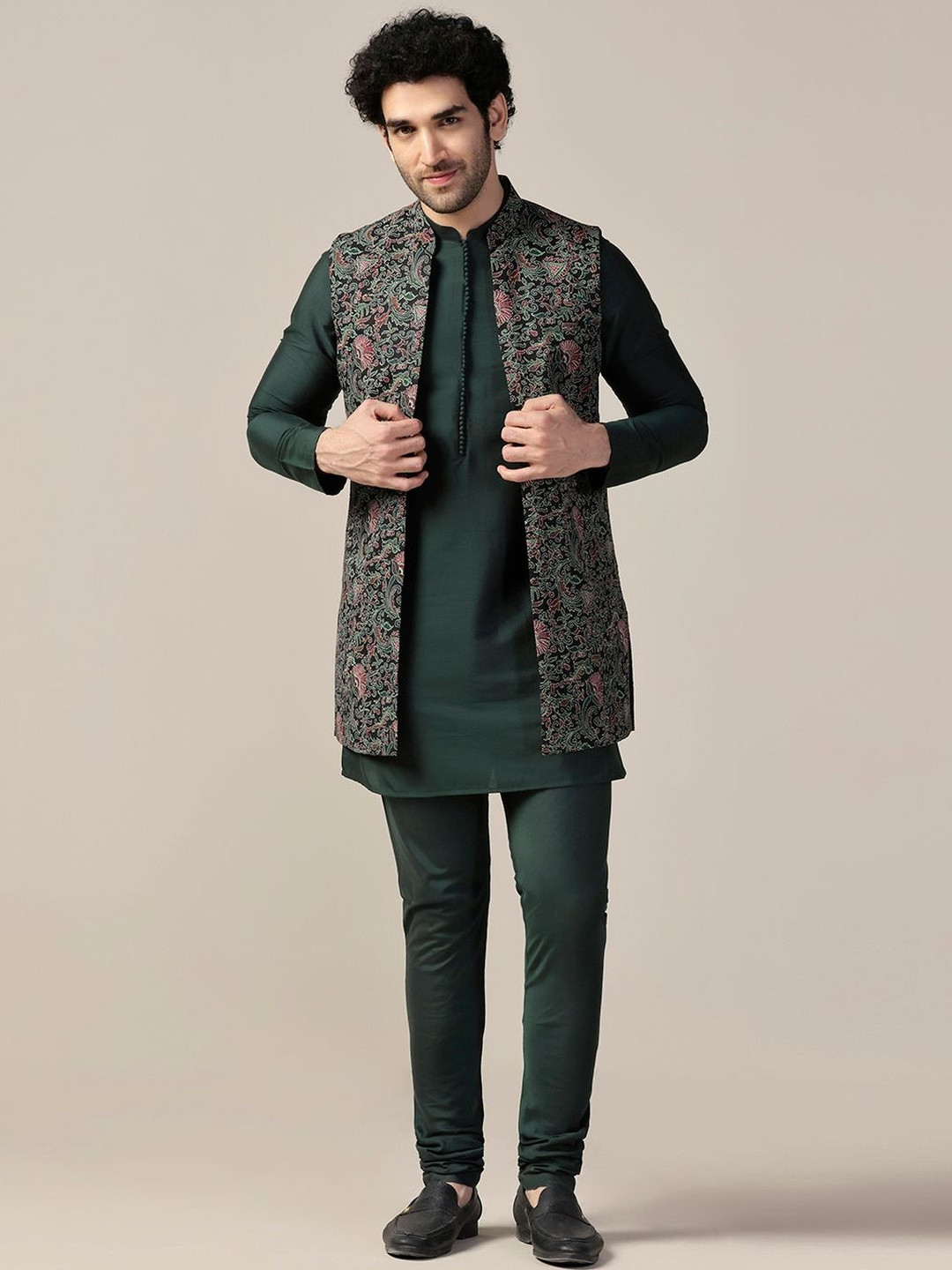 KISAH Men Green Mandarin Collar Printed Mid Kurta Front Open Jacket Churidar Set