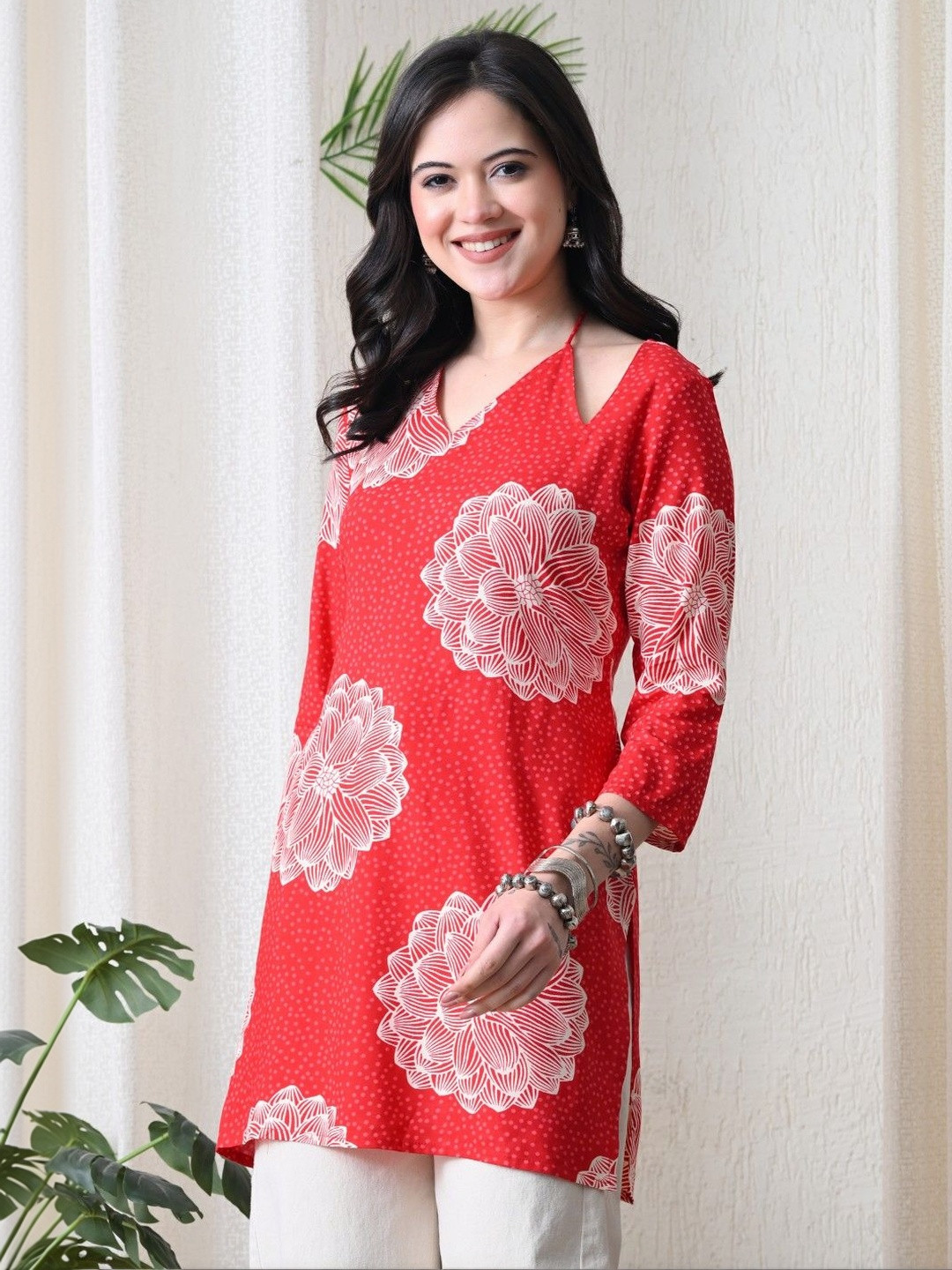 BKApparels Floral Printed V-Neck Pure Cotton Blend Kurti