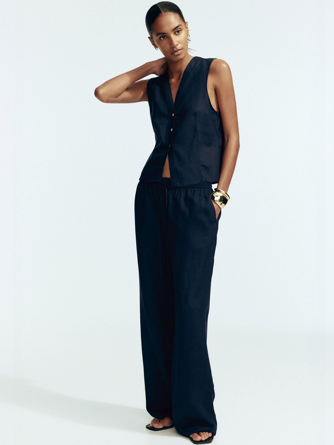 H&M Sleeveless Linen-Blend Shirt