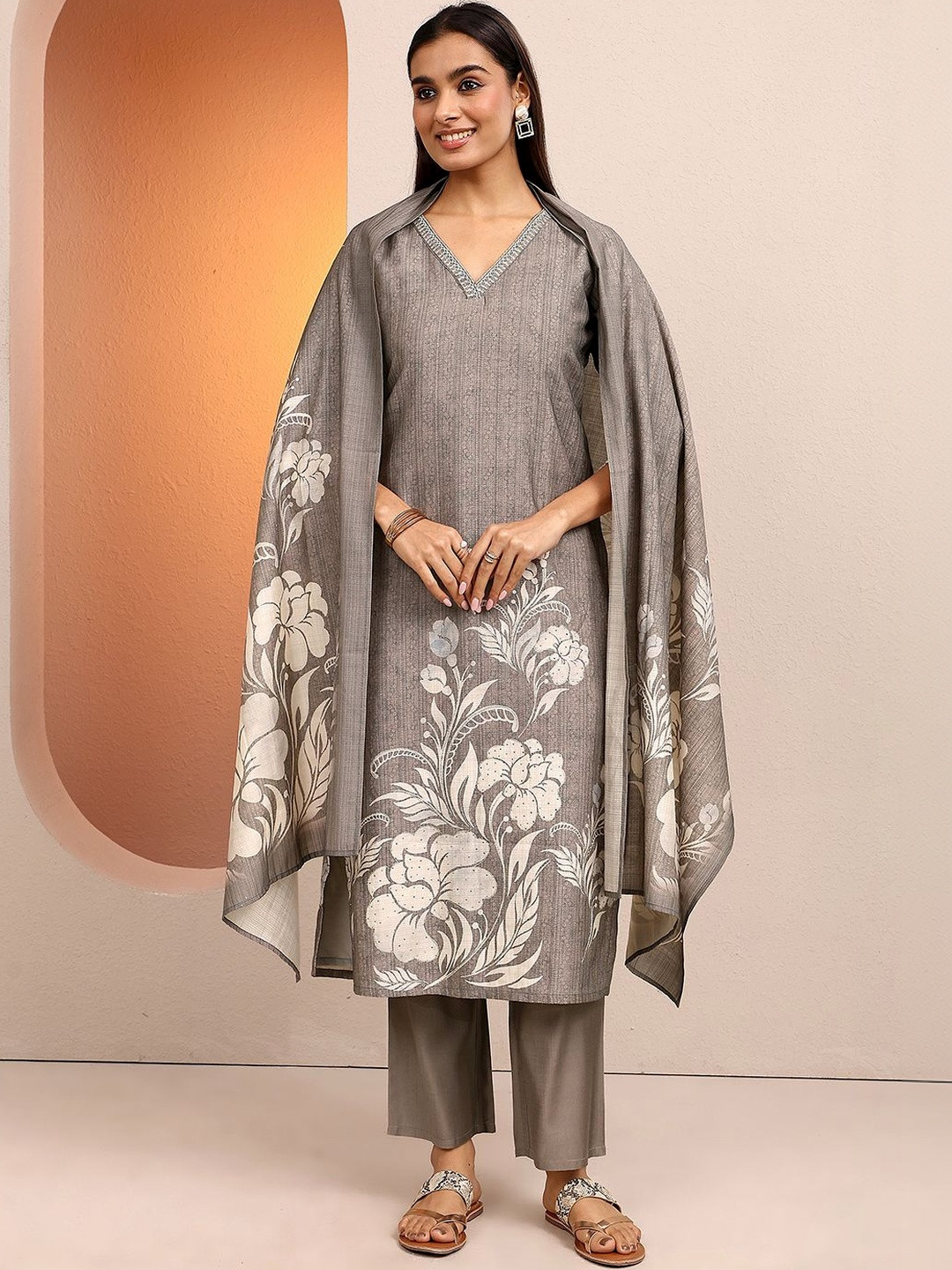 Libas Women Floral Printed Regular Kurta with Trousers & With Dupatta
