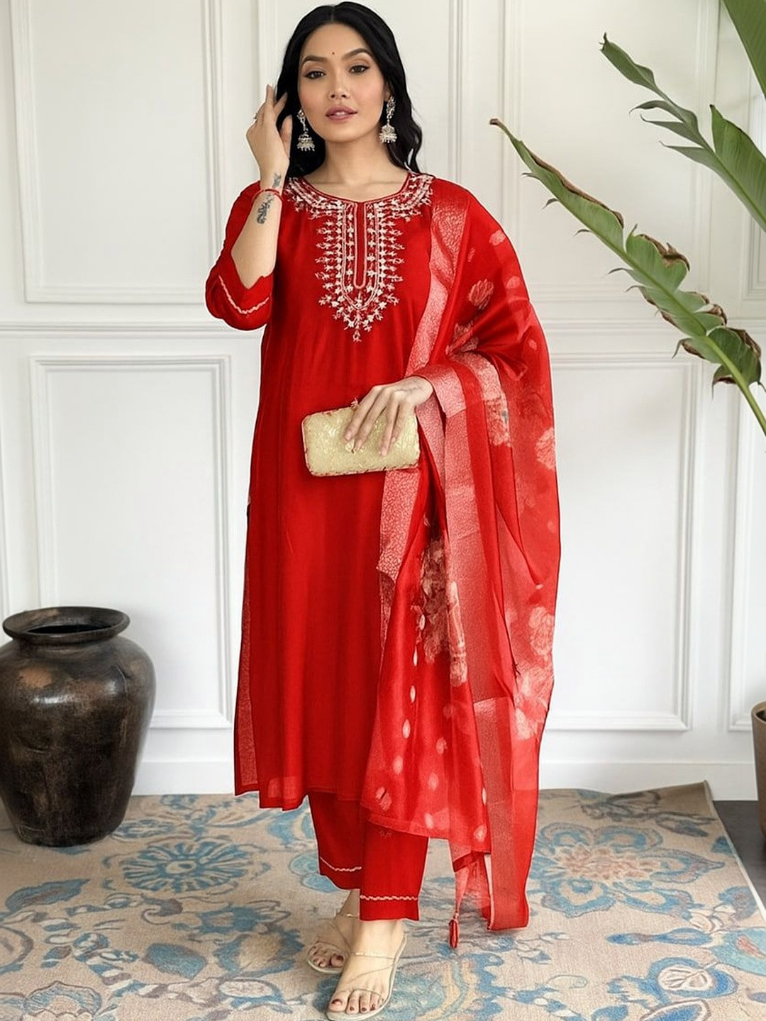 AEBA FASHION Women Ethnic Motifs Embroidered Regular Thread Work Kurta with Trousers & With Dupatta