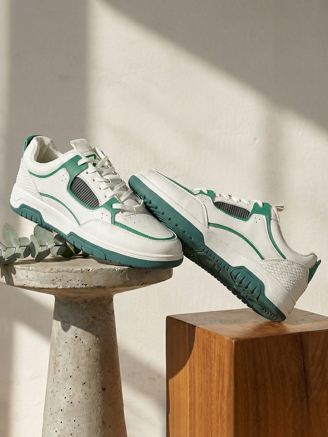 Liberty LEAP7X Men White & Green Memory Foam Lace-Up Casual Sneakers