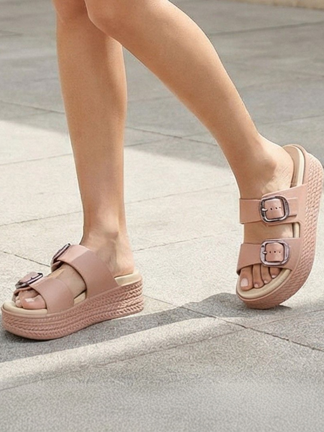 Walkaroo Women Comfort Sandals