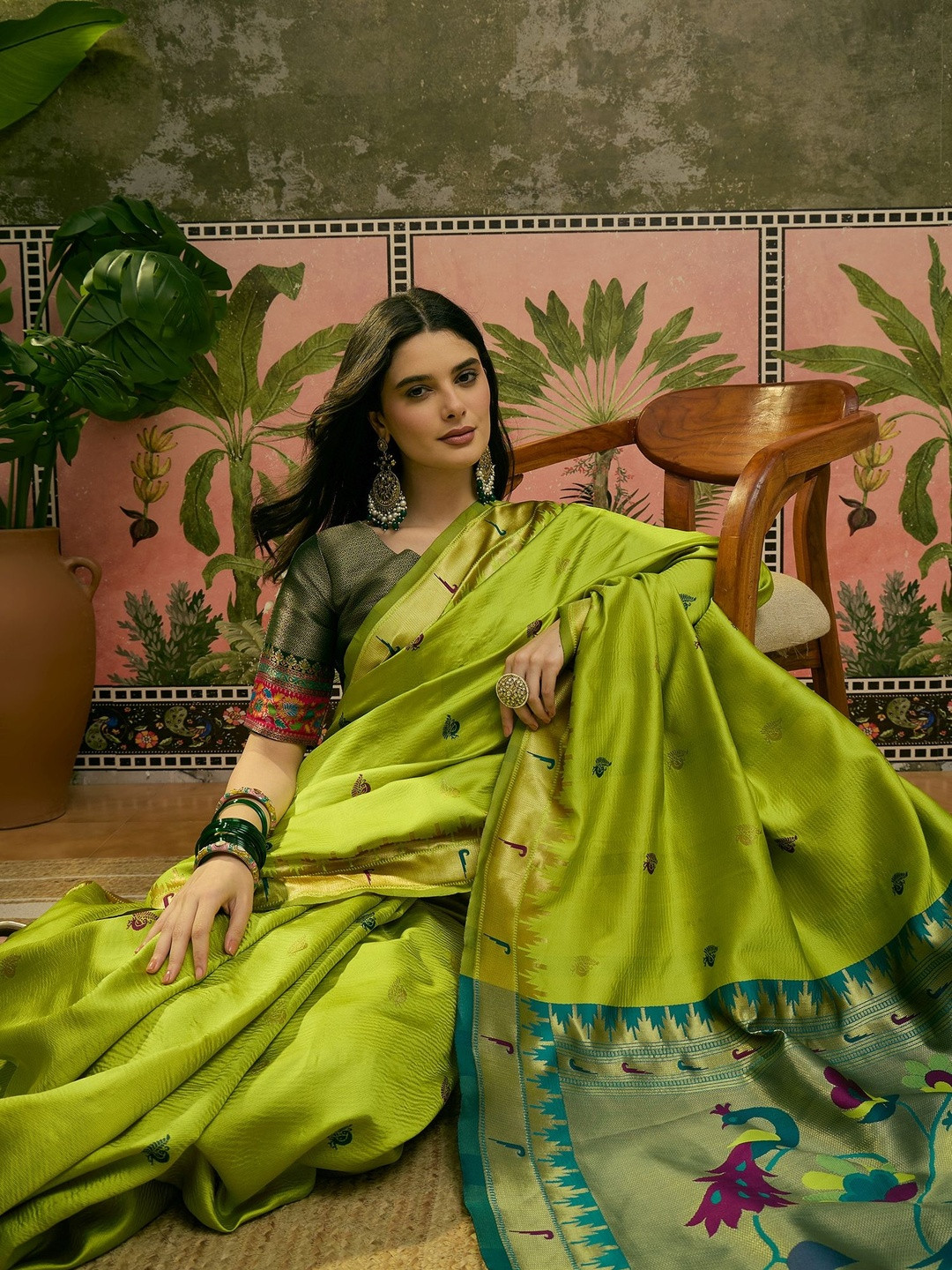 Sangria Jacquard Weaving Paithani Saree With Contrast Blouse Piece