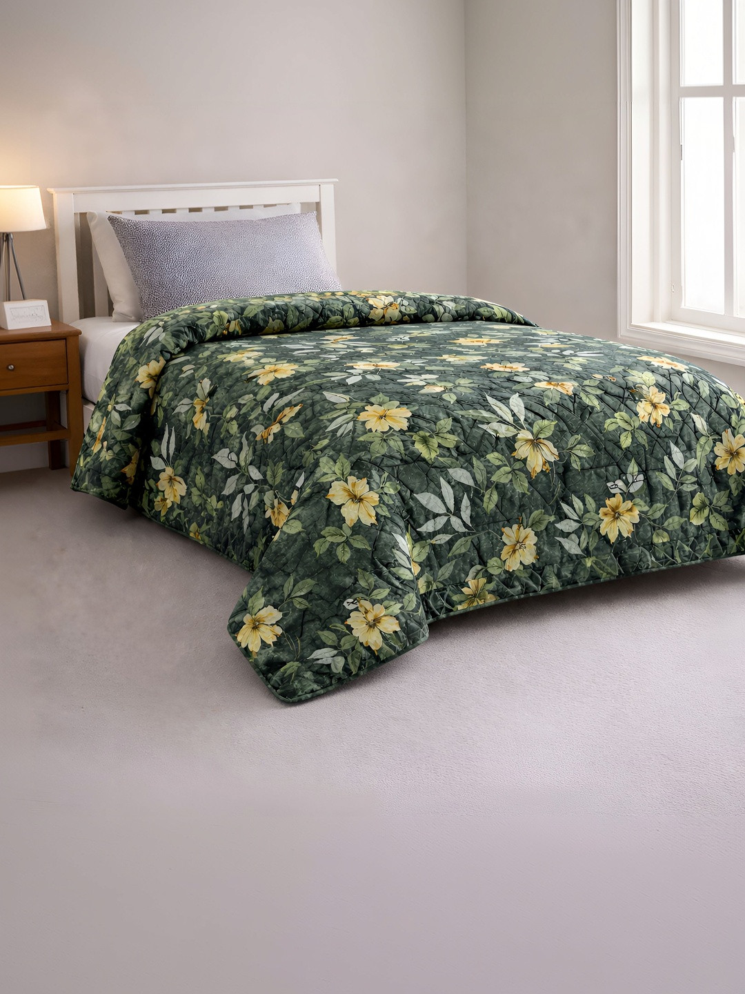 MAFATLAL Green & Green Floral Microfiber AC Room 150 GSM Comforter