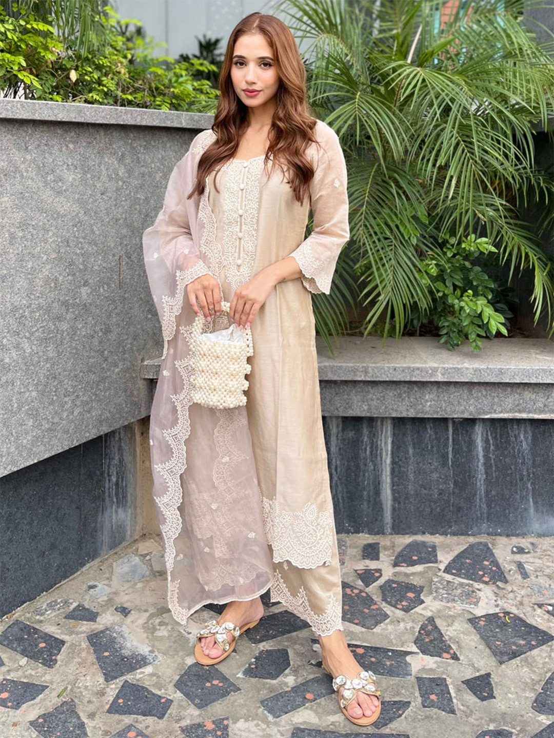 Royal Export Women Ethnic Motifs Embroidered Thread Work Kurta with Trousers & Dupatta