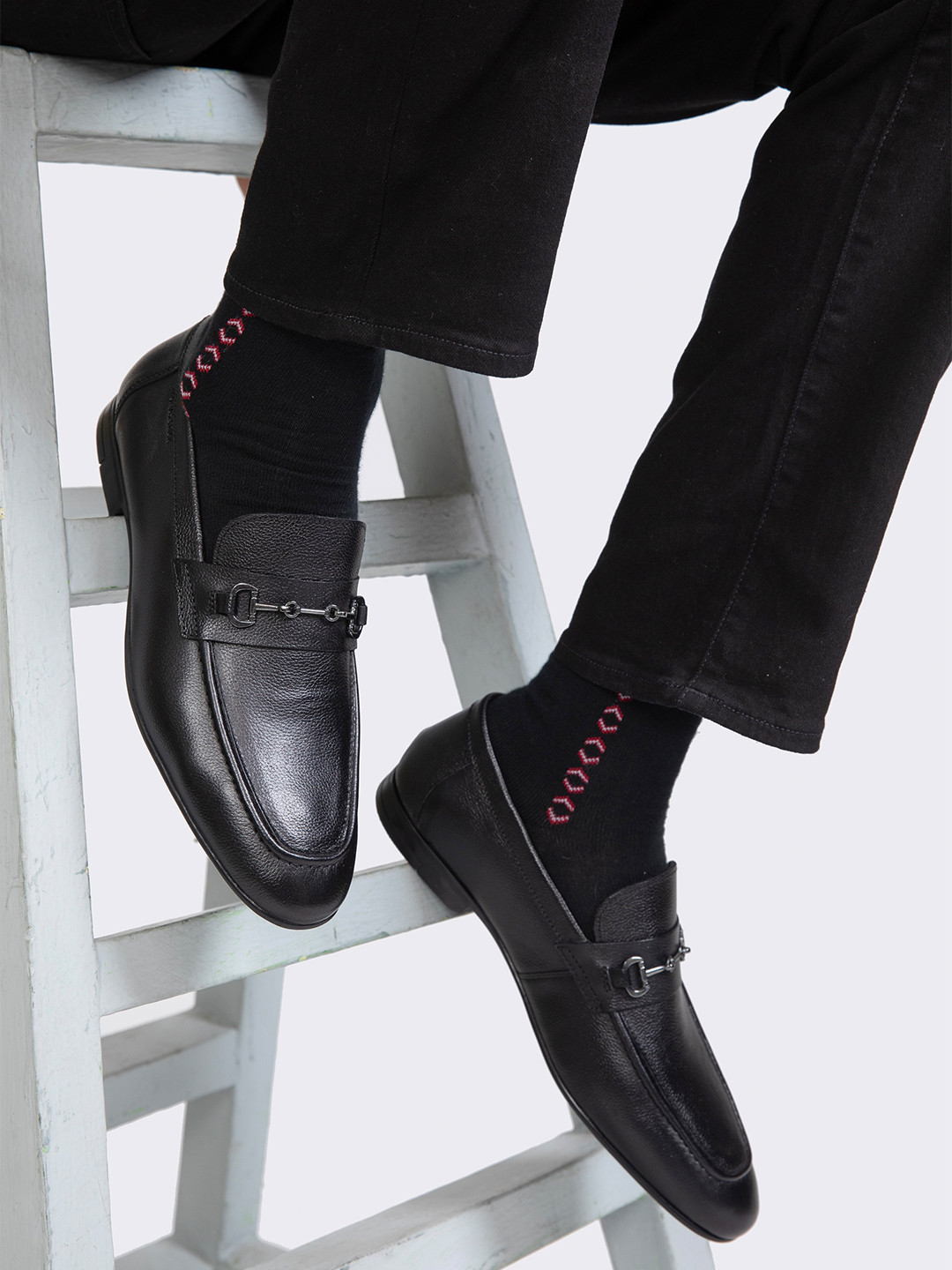 THOMAS CRICK Men Textured Leather Loafers