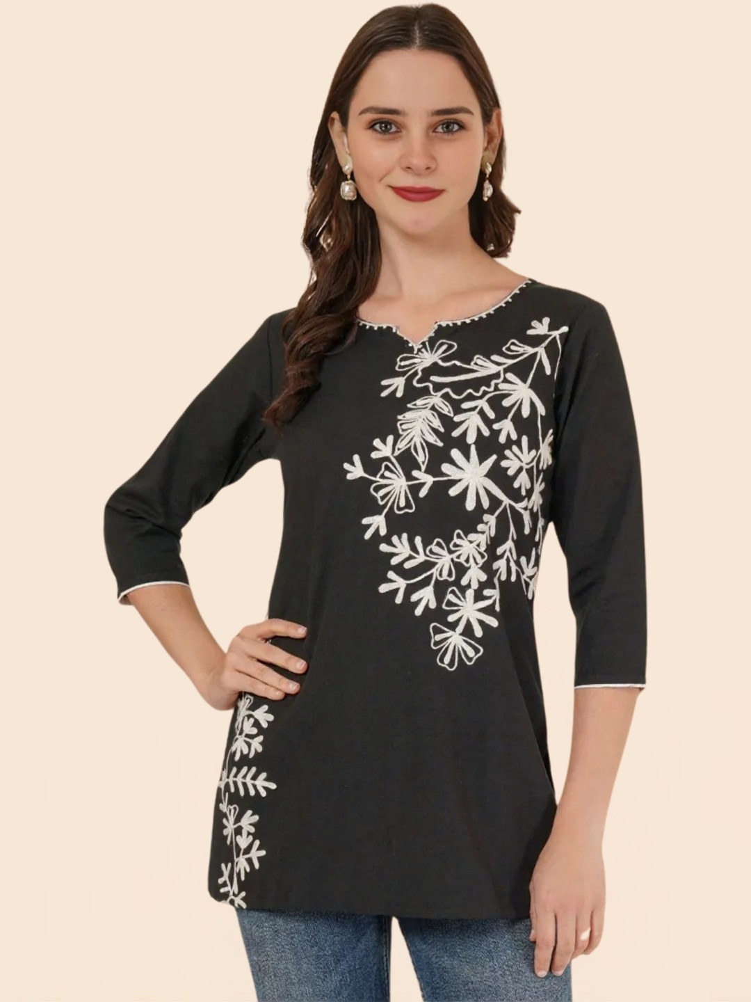 Hyba Women Floral Embroidered Floral Khadi Kurta