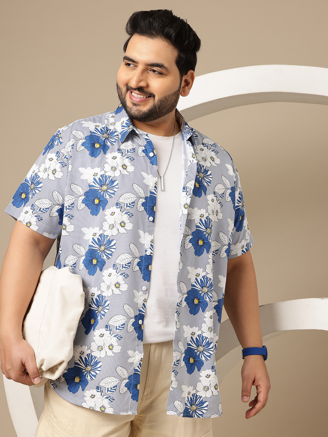 Sztori Plus Size Floral Printed Spread Collar Shirt