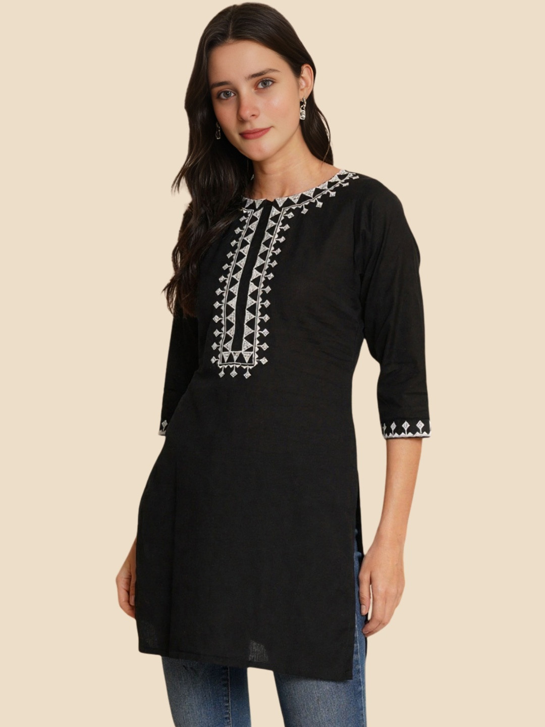 Hyba Women Floral Embroidered Floral Khadi Kurta