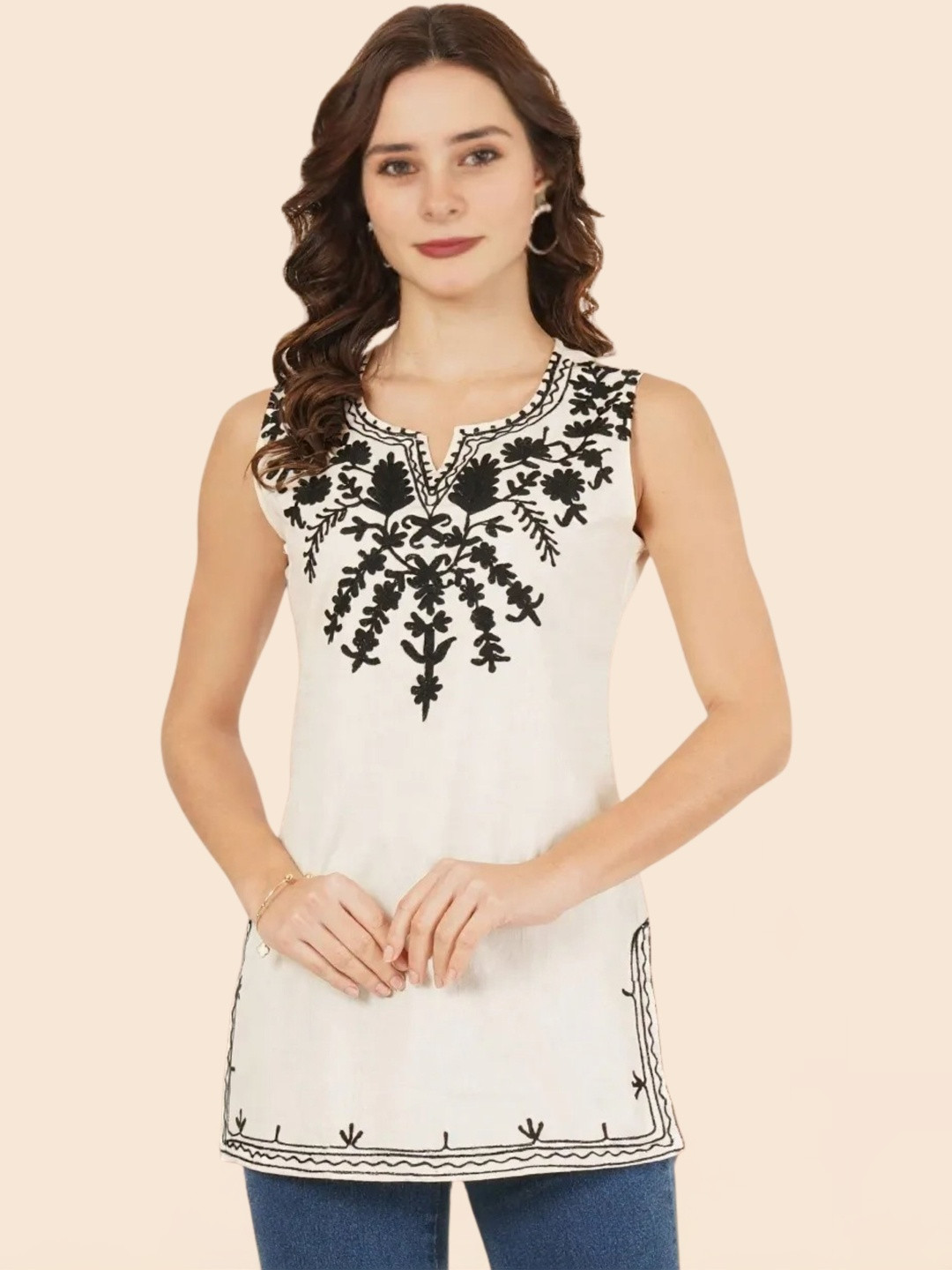 Hyba Women Floral Embroidered Floral Khadi Kurta
