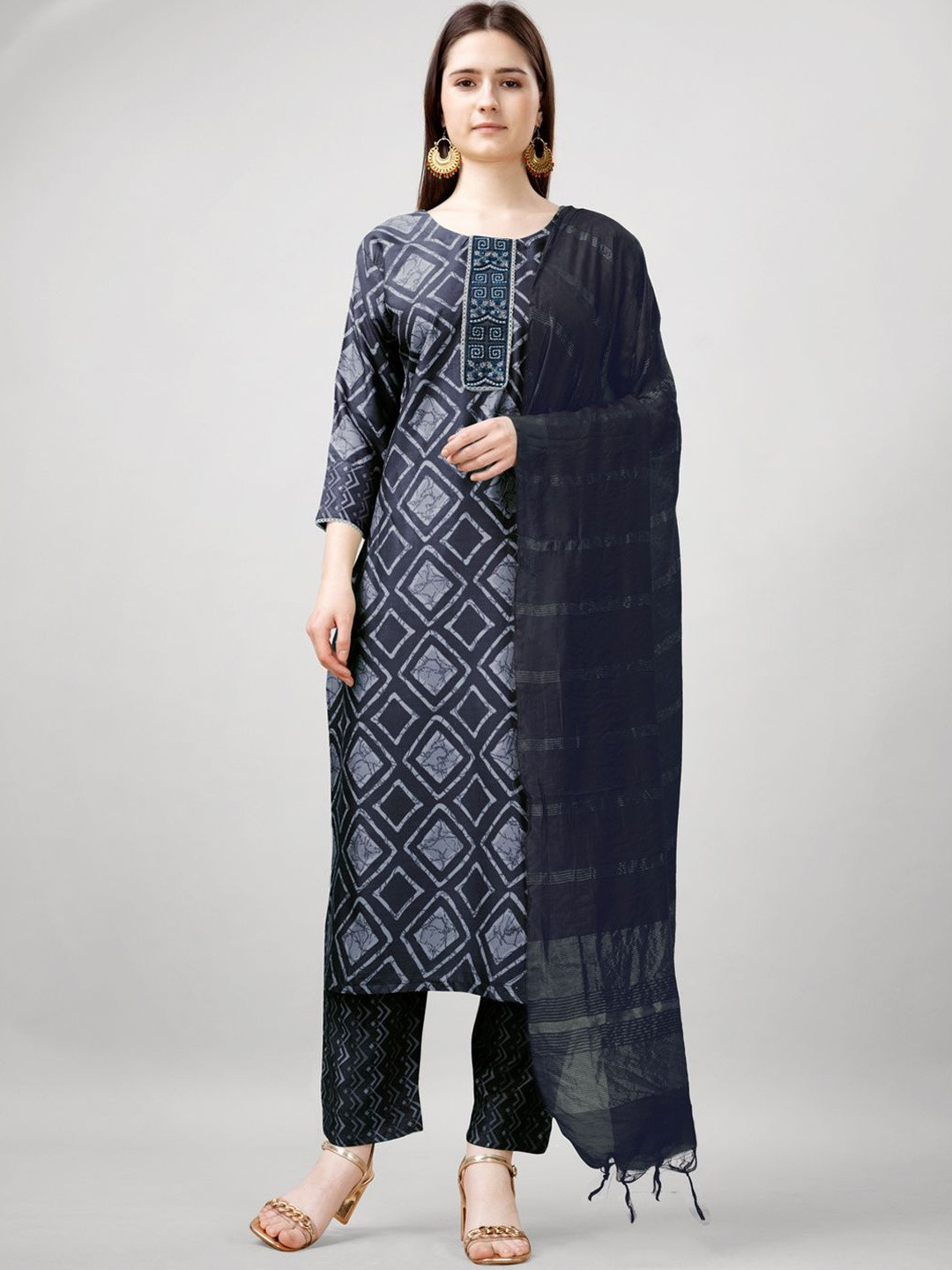 PITRIS Women Printed Regular Gotta Patti Kurta with Trousers & With Dupatta