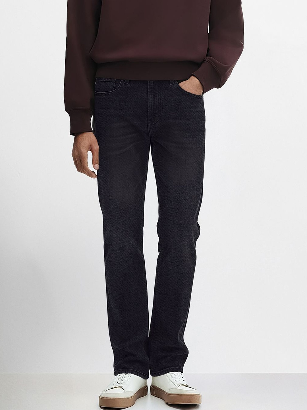 The Indian Garage Co Men Slim Fit Mid-Rise Light Fade Stretchable Jeans