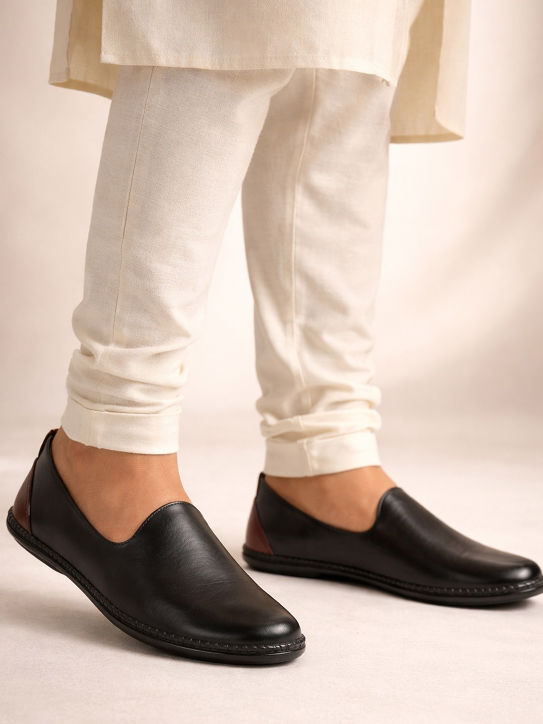 FAUSTO Men Black Ethnic Slip On Stylish Stitched Jutis