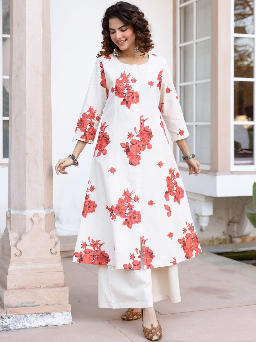 Nehamta Women Floral Printed Regular Kurta with Palazzos