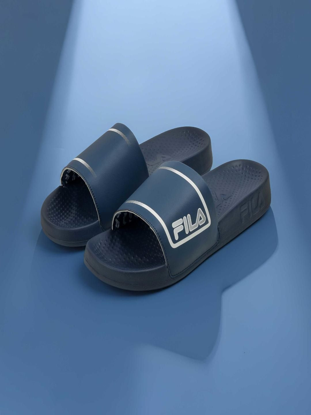 FILA Men AMMER Solid Textured Sliders