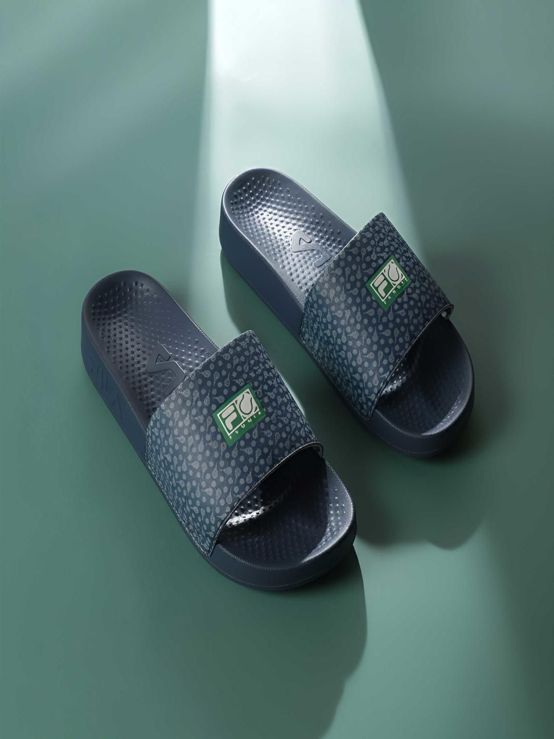 FILA Men RIVER Solid Textured Sliders