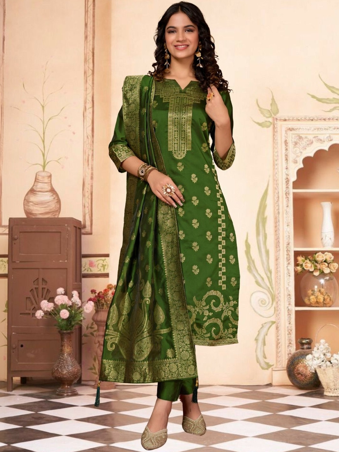 BROYAAR SHOP Women Floral Regular Kurti with Trousers & With Dupatta