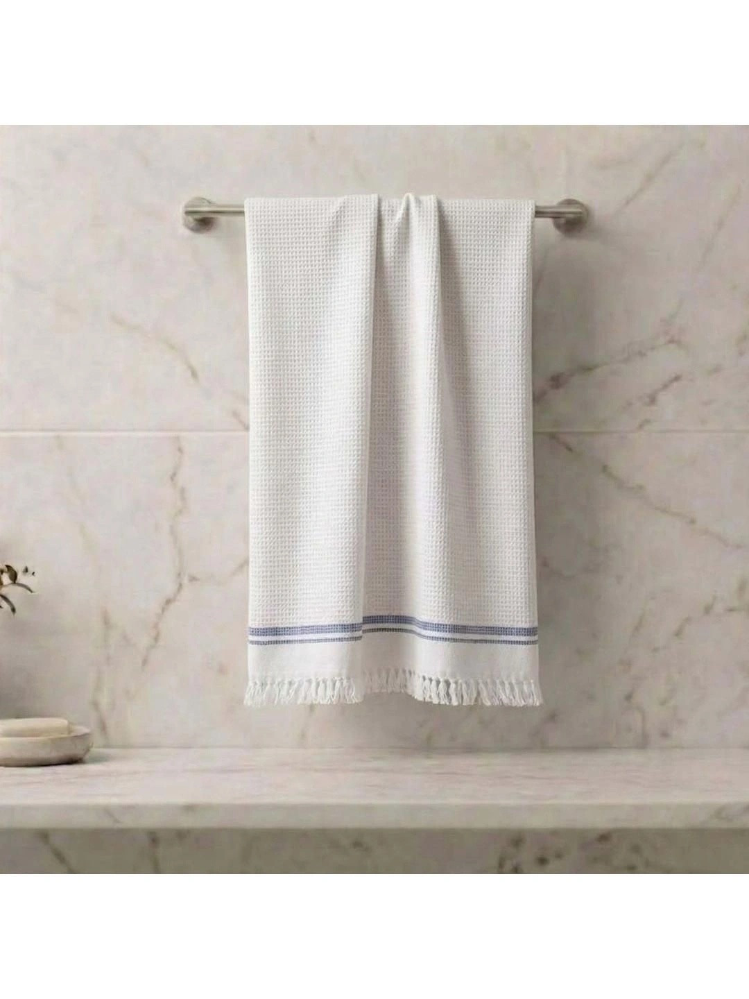 Myntra Elegant Homes Ultra Absorbent 210GSM Super Soft Adult Regular Bath Towel-30x59In