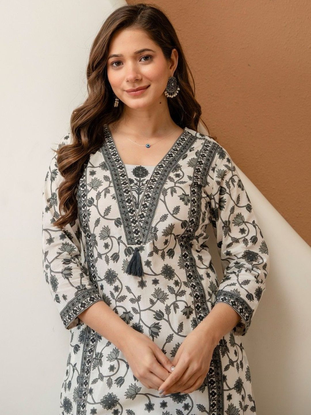 KALINI Women Floral Printed Kurta