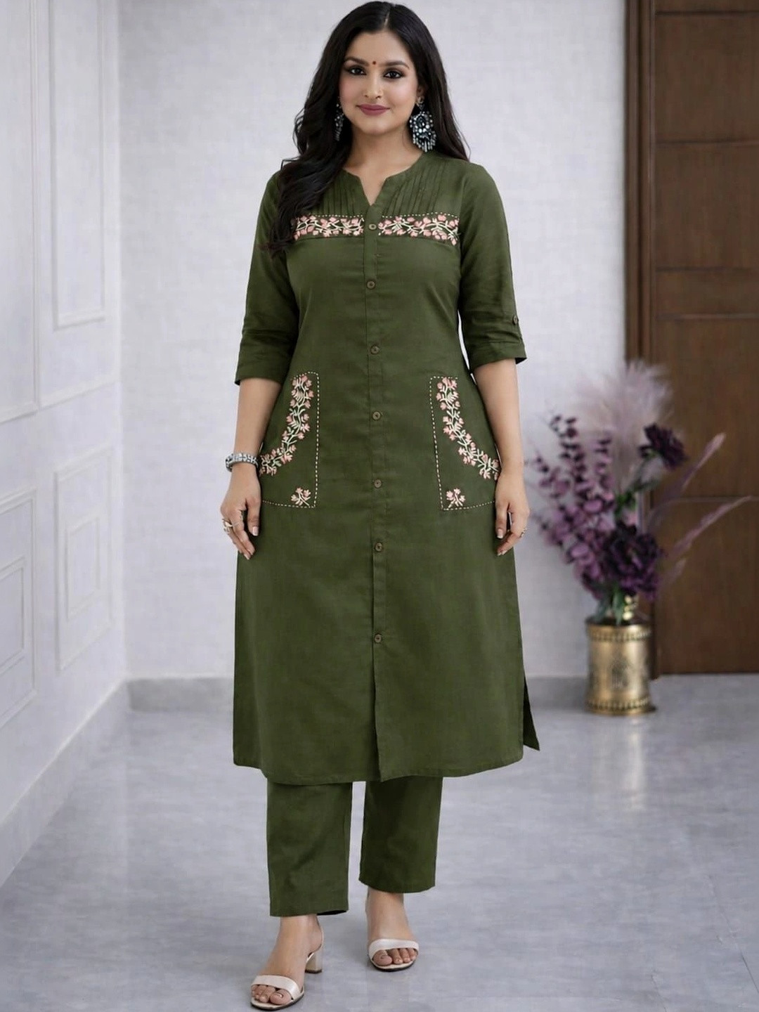 Vogue by Avantika Women Floral Embroidered Regular Thread Work Pure Cotton Kurta with Trousers