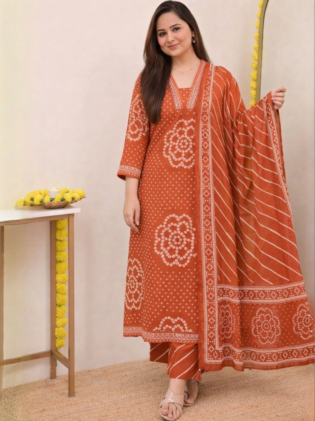 Jouglowriyaa Women Ethnic Motifs Printed Regular Kurta with Palazzos & With Dupatta