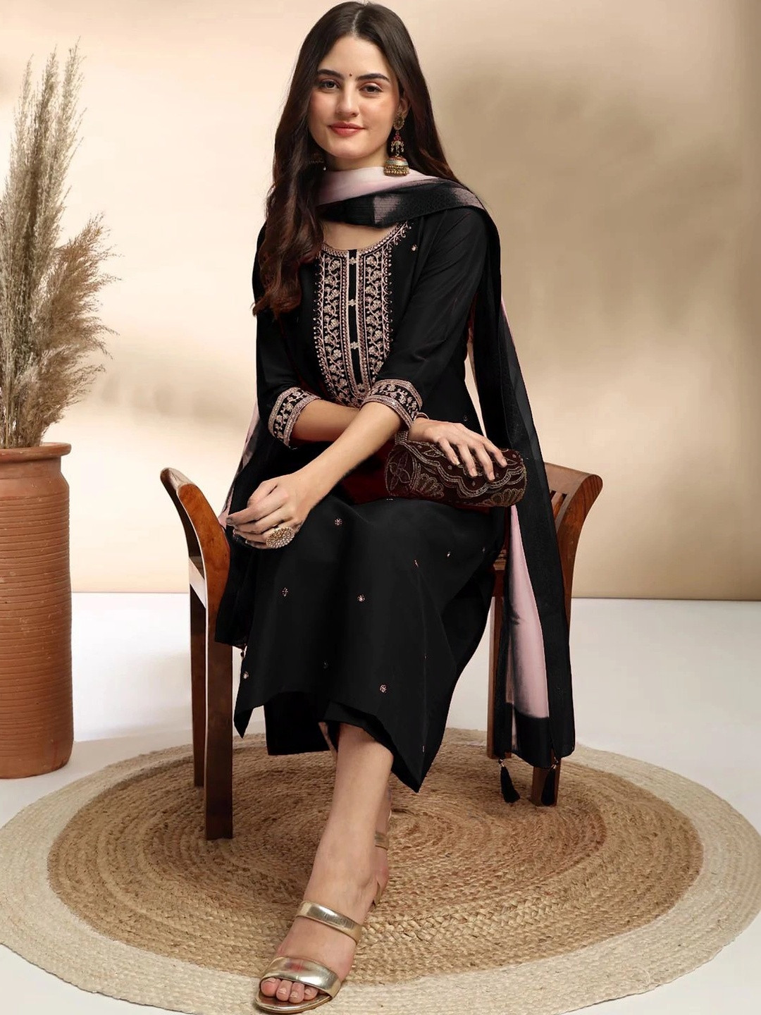 sundaram enterprises Women Ethnic Motifs Embroidered Regular Thread Work Kurta with Trousers & With Dupatta