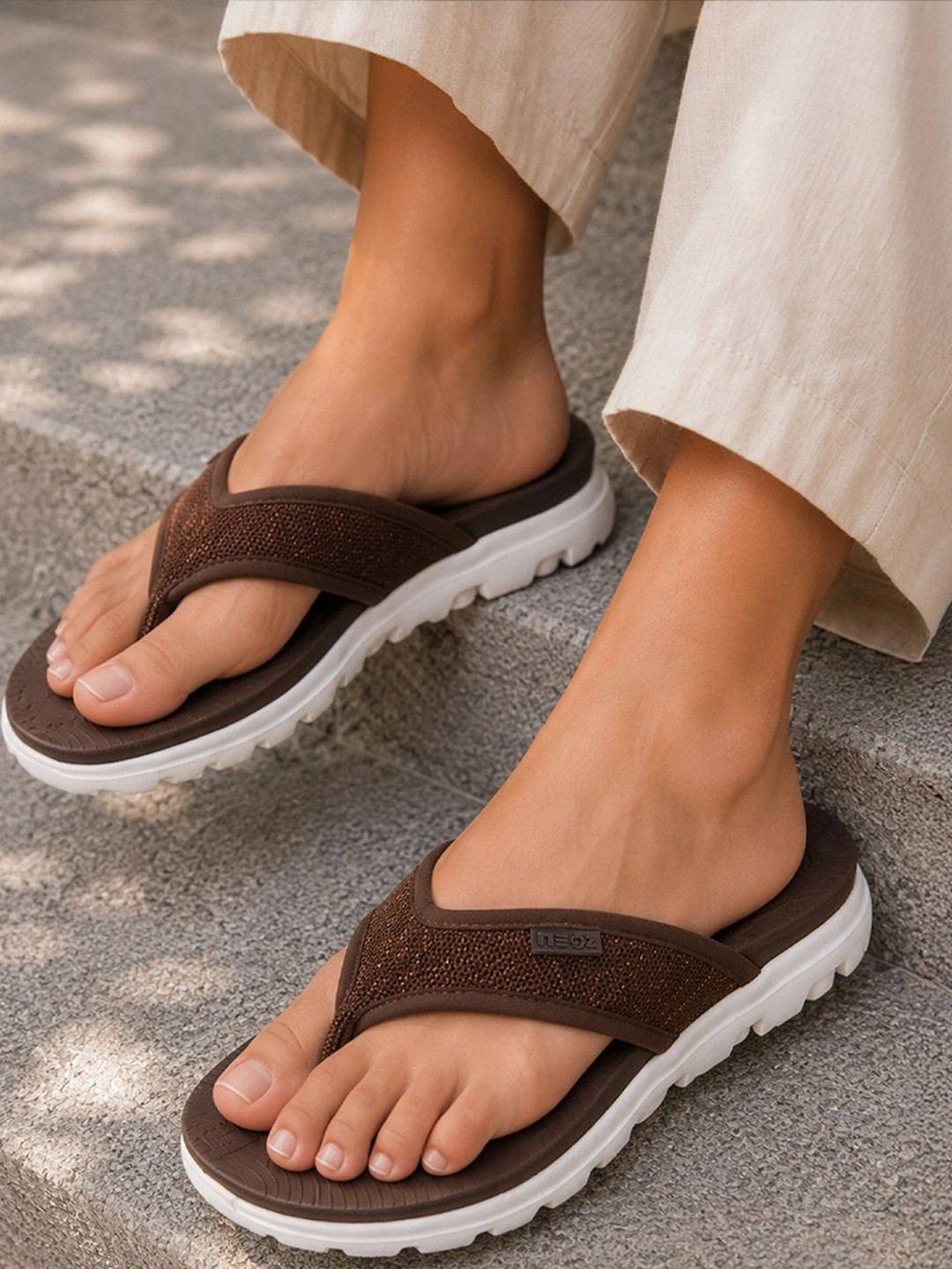 NEOZ Women Levirex Lightweight Arch Support Durable Anti-Skid & Comfortable Flip Flops