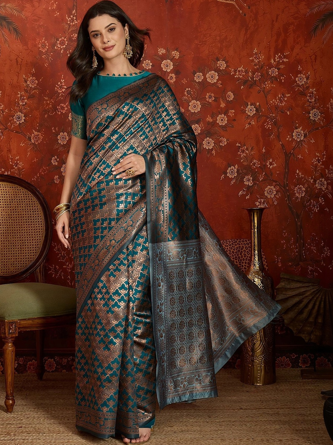 Sangria Woven Design Zari Silk Blend Banarasi Saree