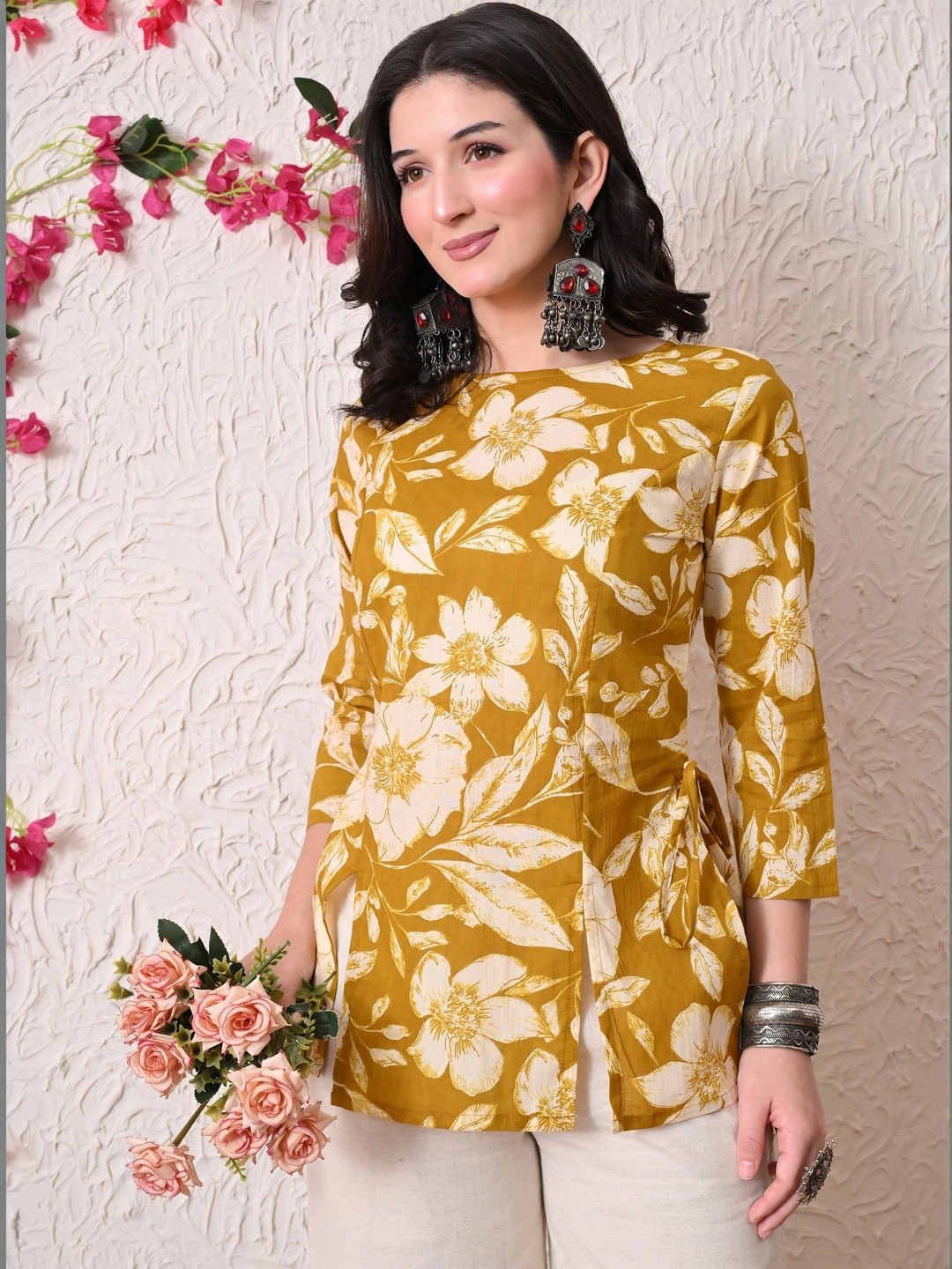 SANGAKURTI Women Floral Printed Boat Neck Cotton Kurti