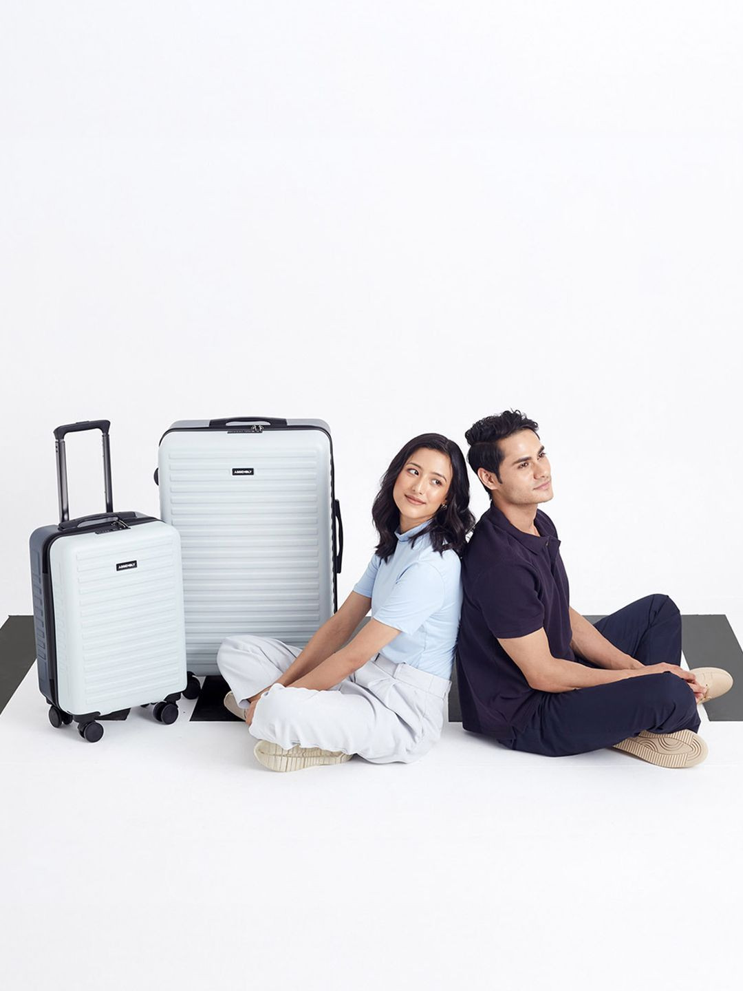 Assembly Set of 2 Two Tone Hard-Sided Polycarbonate Trolley bag (20 & 28 Inches) - White & Blue
