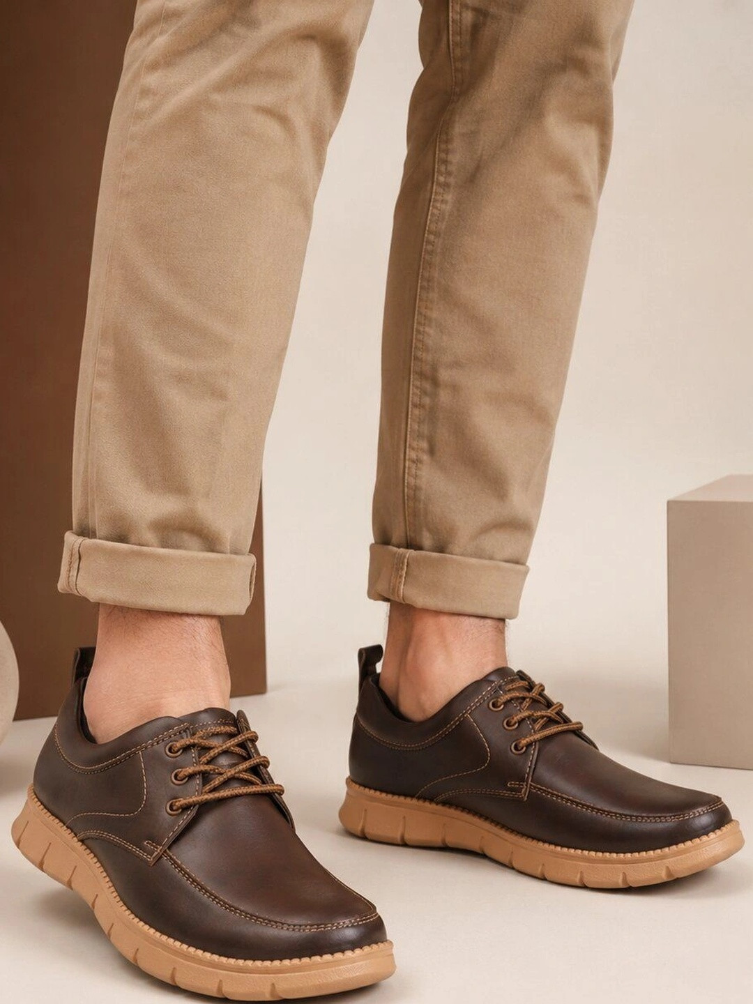 Roadster Men Sneakers