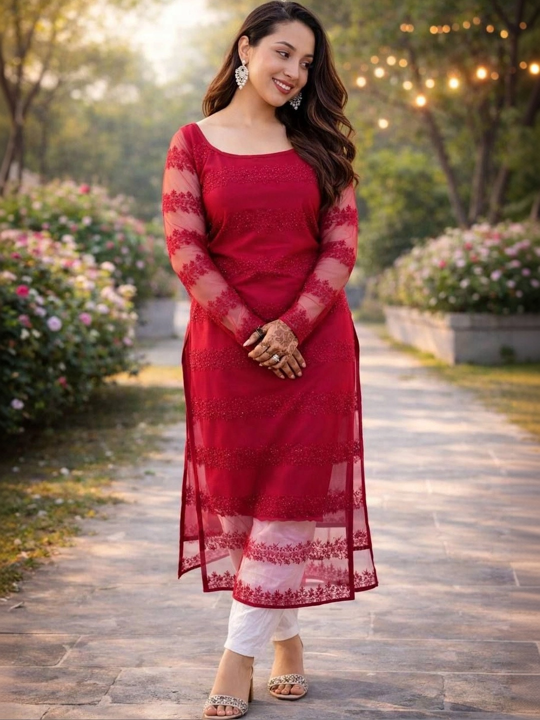 VASTRYN Women Embellished Thread Work Kurta