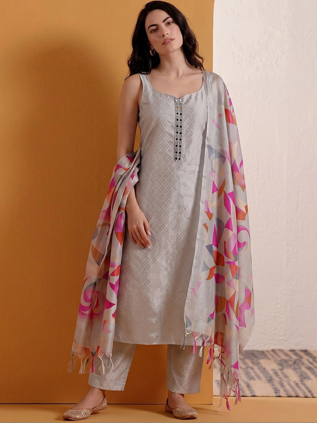 Varanga Women Regular Kurta with Trousers & With Dupatta