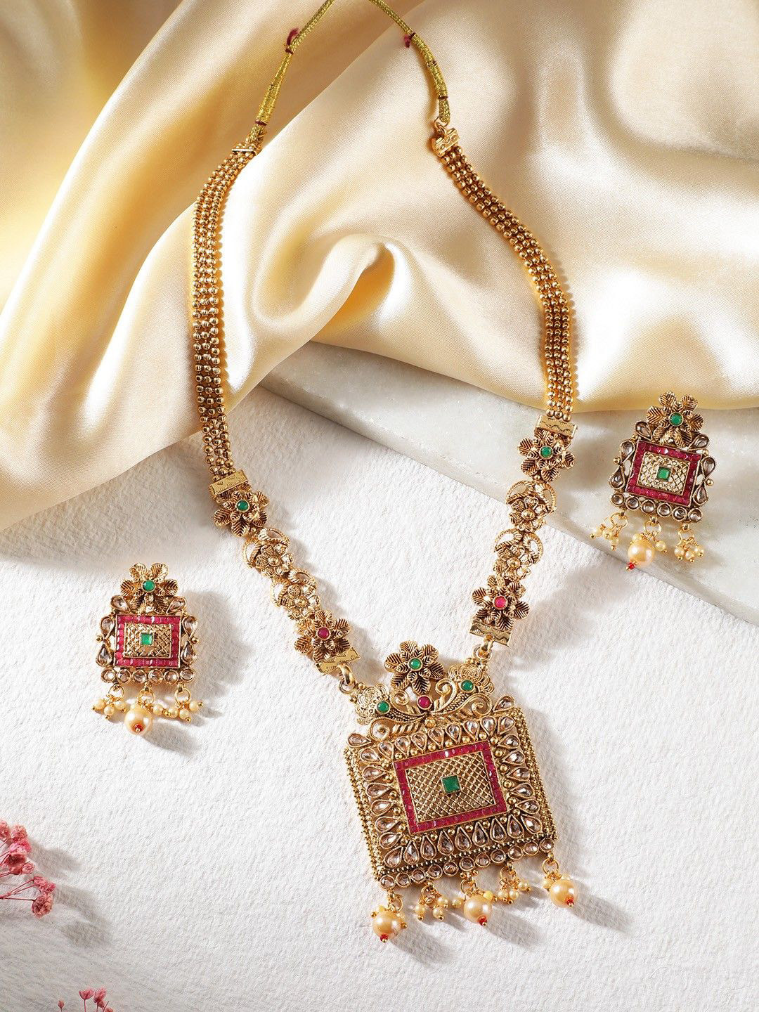 Anouk Gold-Plated Kundan Studded & Beaded Floral Design Jewellery Set