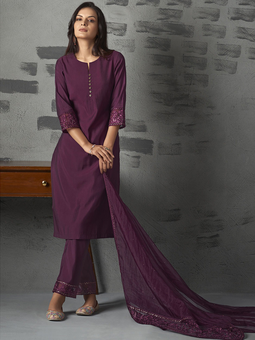 Anouk Notch Neck Regular Chanderi Silk Straight Kurta with Trousers & Dupatta