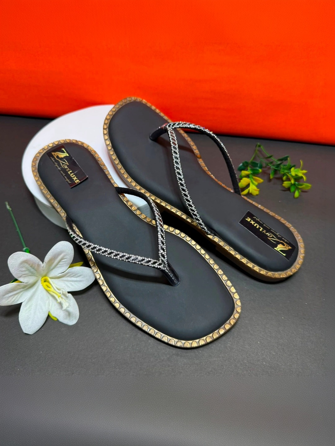 ZORILUXE Women Embellished Ethnic T-Strap Flats