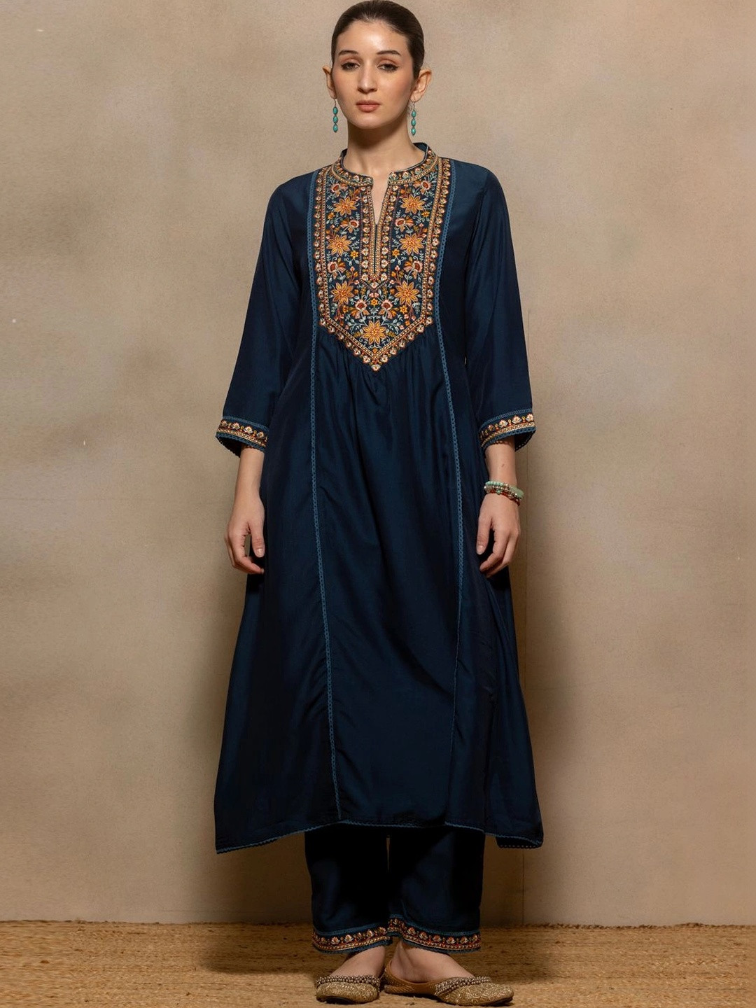 Sabhyata Women Ethnic Motifs Embroidered Regular Thread Work Kurta with Trousers